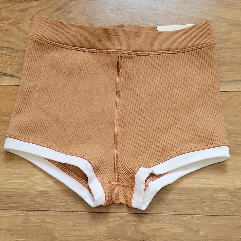 Aerie Tan and White Ribbed Women Shorts